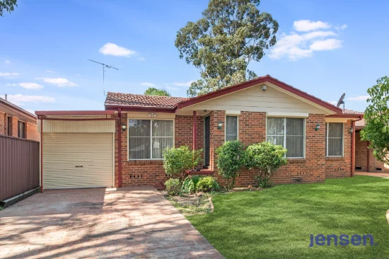 34 Tallagandra Dr, Quakers Hill, NSW 2763