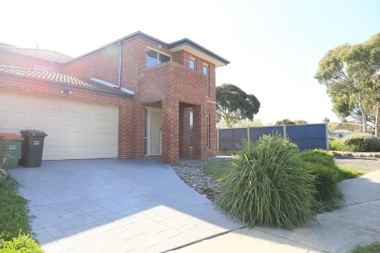 34 Westerfolds Loop, Craigieburn, Vic 3064 - For Rent