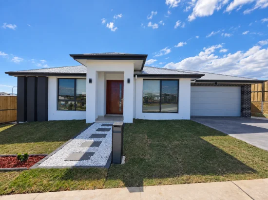 35 Biscay Circuit, Menangle Park NSW 2563-Image