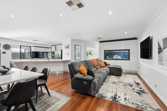 35 Blondell Drive, Lake Coogee, WA 6166
