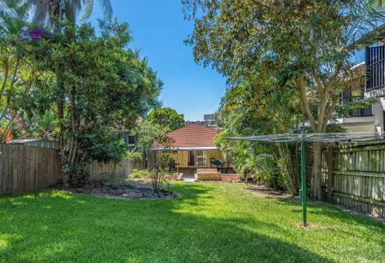 35 Brentnall Street, Norman Park, Qld 4170