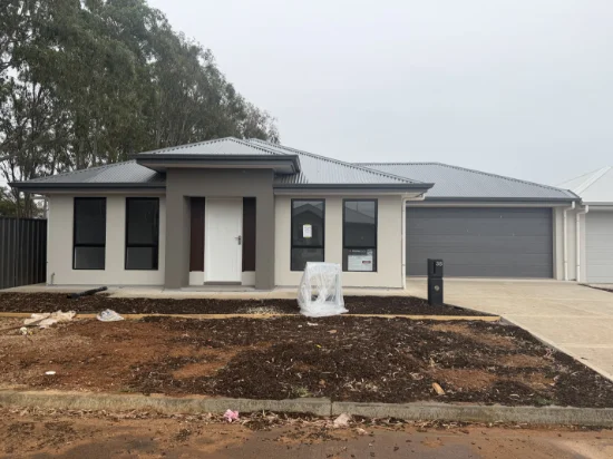 35 Cornwall Street, Munno Para Downs, SA 5115