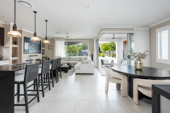 35 Harbour Rise, Hope Island, Qld 4212