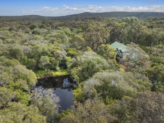 35 Kangaroo Parade, Yallingup, WA 6282