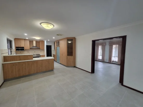 35 Littlemore Way, Eden Hill, WA 6054