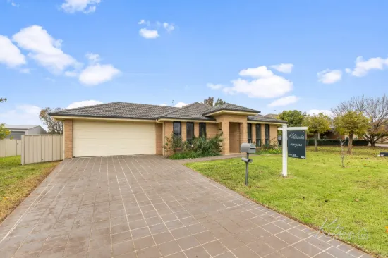 35 Loughan Road, Junee, NSW 2663