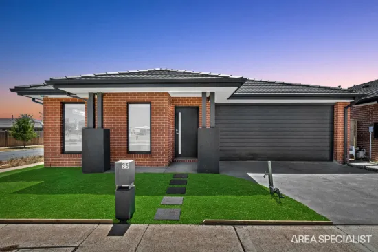 35 Lynwood Drive, Thornhill Park, Vic 3335