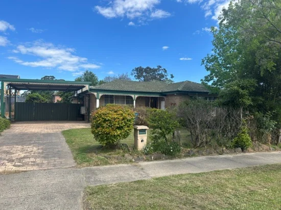 35 Mansfield Street, Berwick, Vic 3806 - For Rent