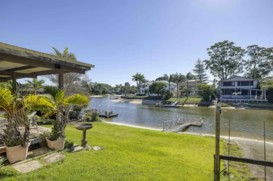 35 Park Avenue, Broadbeach Waters, Qld 4218