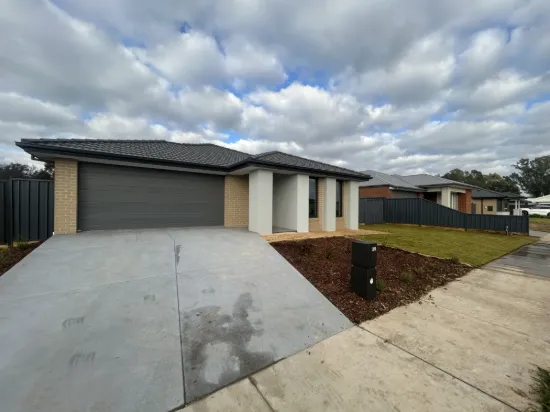 35 Roynic Parade, Benalla, Vic 3672
