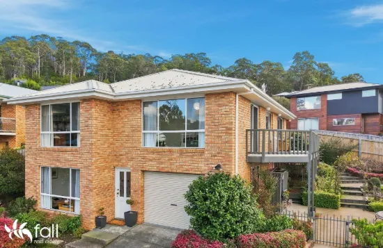 35 Stirling Avenue, Blackmans Bay, Tas 7052
