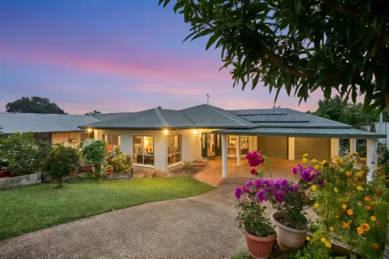 35 Summerhill Drive, Mooroobool, Qld 4870