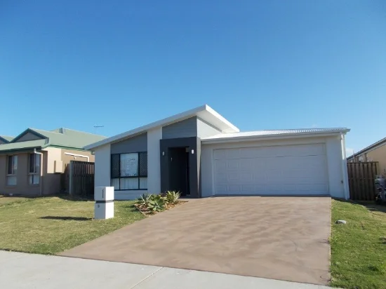 35 Trinity Parade, Blacks Beach, Qld 4740