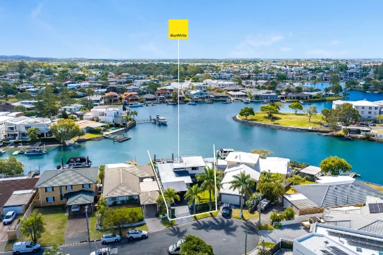 35 Vaggelas Crescent, Biggera Waters QLD 4216-Image
