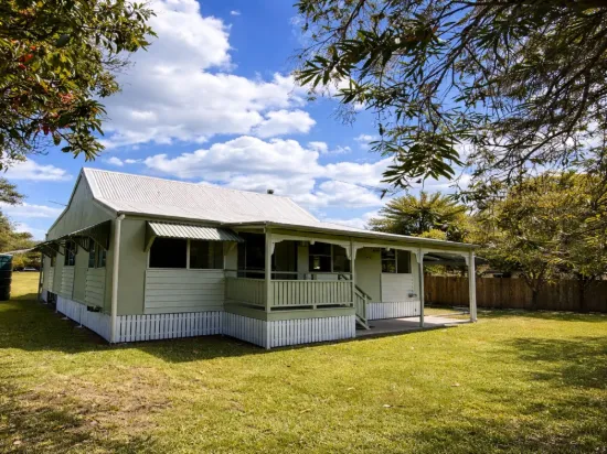 35 Wadeleigh Street, Bororen, Qld 4678