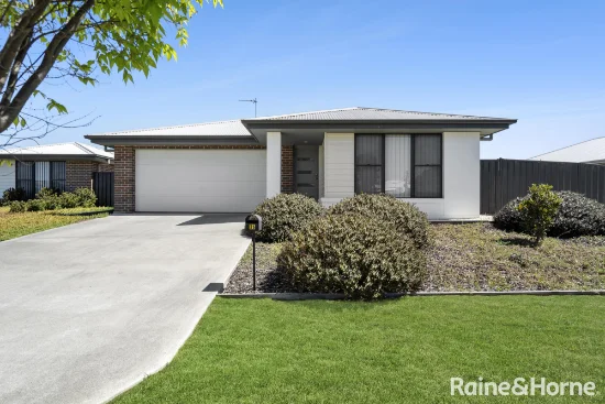 36 & 36a Madeleine Drive, Goulburn, NSW 2580 - For Sale