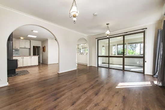 36 Blazey Rd, Croydon South, Vic 3136