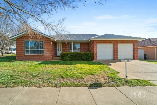 36 Hargrave Avenue, Lloyd, NSW 2650
