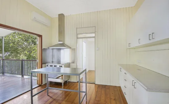 36 Lockhart St, Woolloongabba, Qld 4102