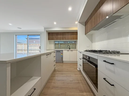 36 Verona Grove, Armstrong Creek, Vic 3217
