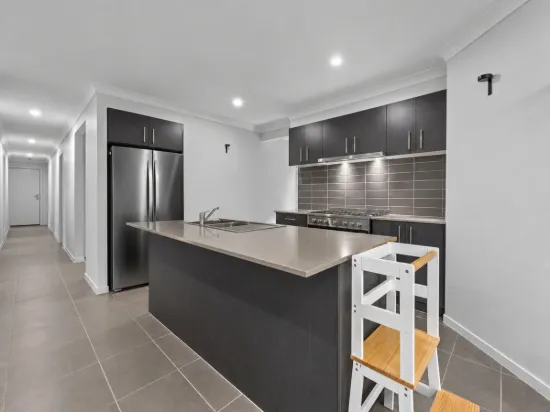 36 Waterfern Way, Ripley, Qld 4306-Image