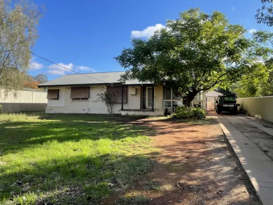 37 Barton Street, Cobar, NSW 2835