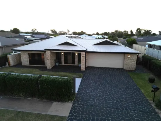 37 Berghofer Drive, Oakey QLD 4401-Image