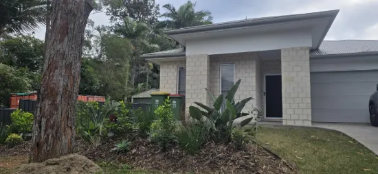 37 Bradman St, Russell Island, Qld 4184