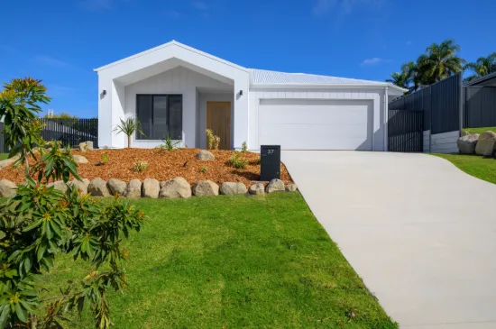 37 Brickfields Crescent, Southside, Qld 4570