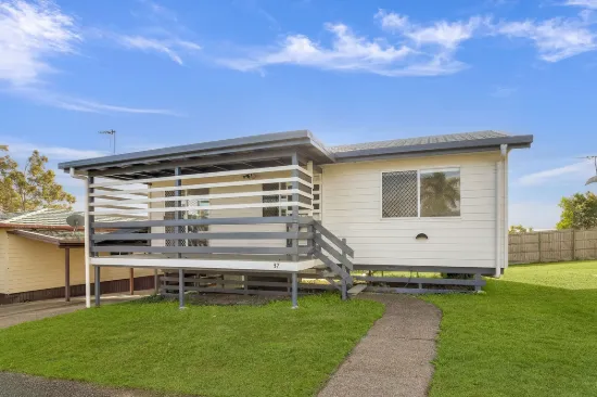 37 Cedar Drive, Stapylton, Qld 4207