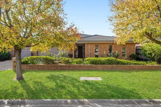37 Cedarwood Crescent, Berwick VIC 3806-Image