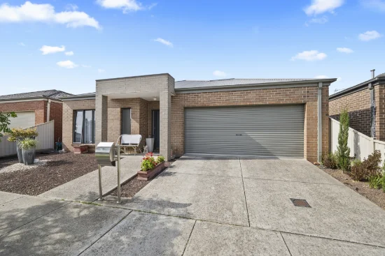 37 Chifley Dr, Delacombe, Vic 3356 - For Rent