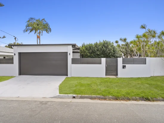 37 Coogeen Street, Bundall, Qld 4217 - For Rent