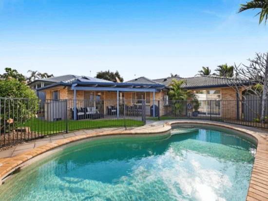 37 Cootharaba Drive, Helensvale, Qld 4212