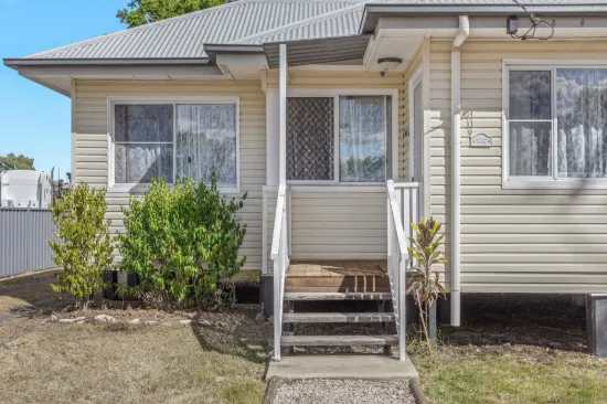 37 Cunliffe Street, Oakey, Qld 4401