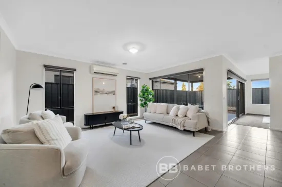 37 Falabela Road, Clyde North, Vic 3978