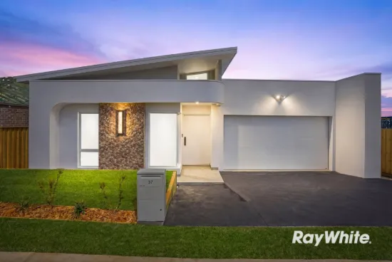37 Harness Drive, Menangle Park, NSW 2563