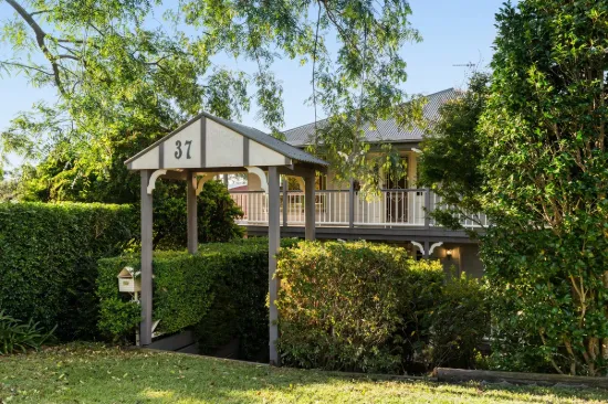 37 Harvey Street, Mount Lofty, Qld 4350