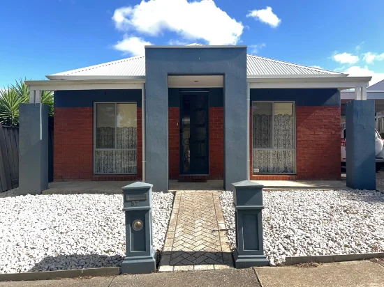 37 Hoxton Crescent, Craigieburn, Vic 3064
