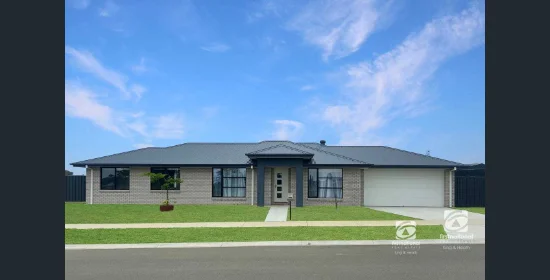 37 Ilfracombe Way, Paynesville, Vic 3880