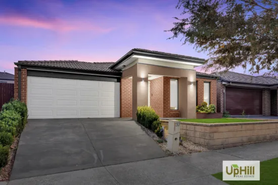 37 Mernoo Avenue, Clyde North, Vic 3978