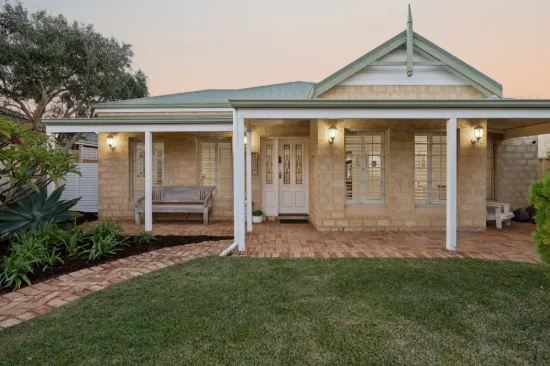 37 Miami Beach Promenade, Iluka, WA 6028