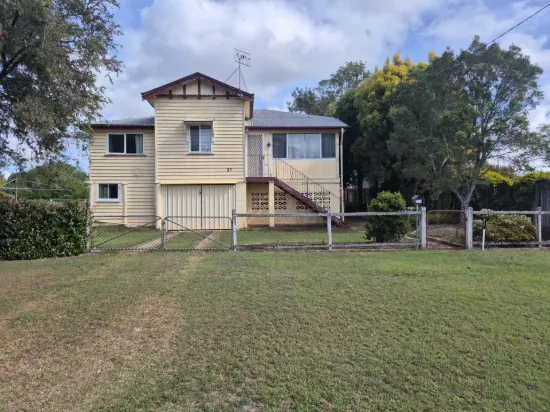37 Moreton St, Wondai, Qld 4606