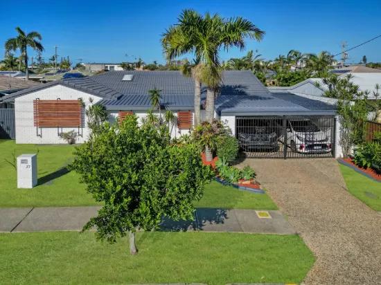 37 Nicklin Way, Buddina, Qld 4575