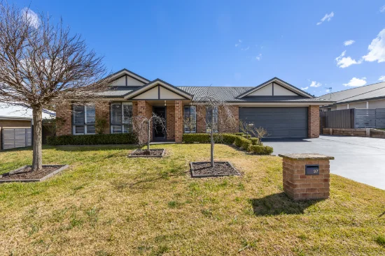 37 Pippin Way, Orange, NSW 2800
