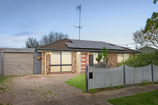 37 Swan Street, Werribee, Vic 3030