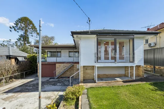 370 Webster Road, Stafford Heights, Qld 4053