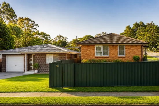 38 & 38a Hatherton Road, Lethbridge Park, NSW 2770
