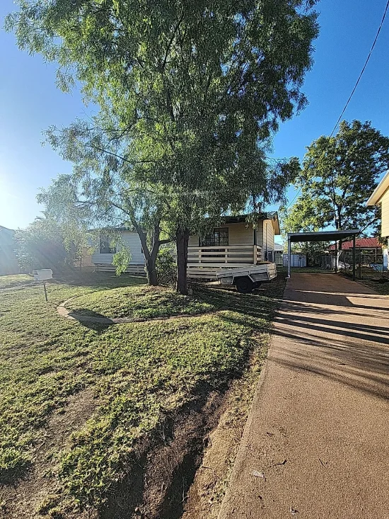 38 Alamein Dr, Emerald, Qld 4720 - For Rent