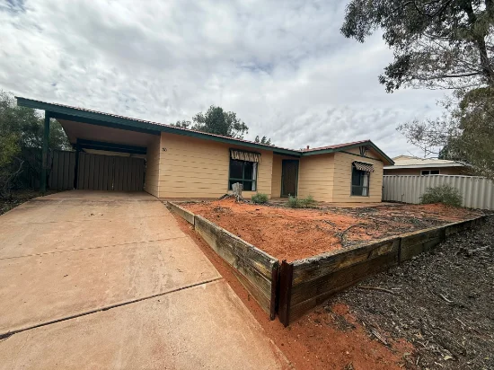 38 Bopeechee St, Roxby Downs, SA 5725